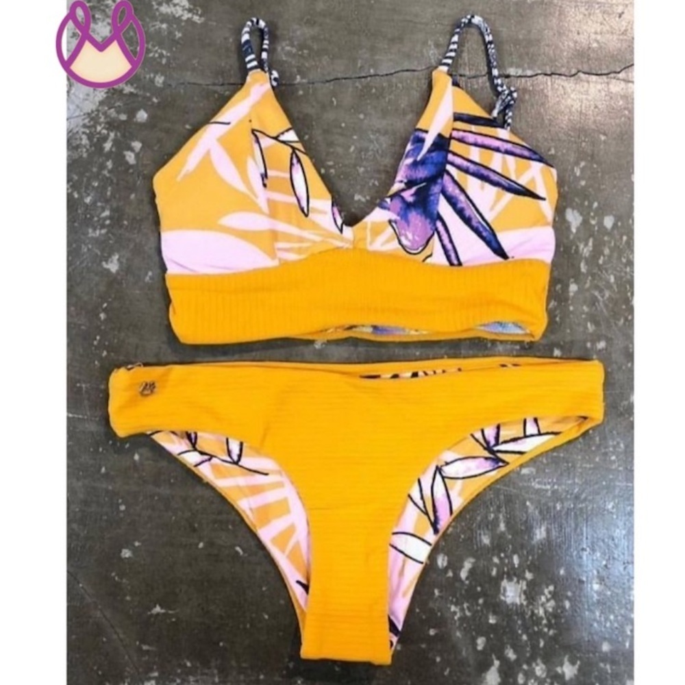 🌅(SET) Maaji Sun Bass Samba/Farrah’s Reversible Bikini.